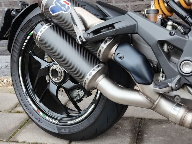 ducati - monster-1200