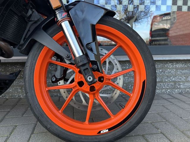 ktm - 390-duke-abs