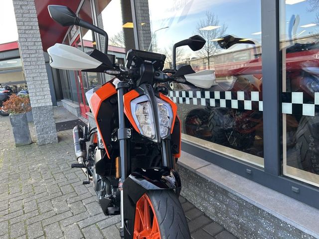 ktm - 390-duke