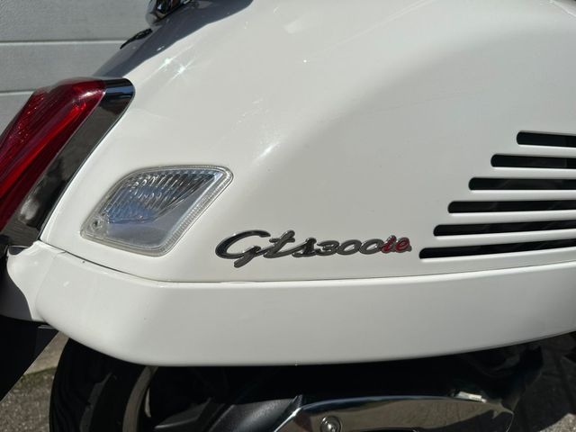 vespa - gts-300