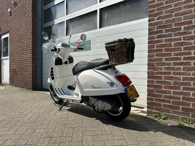 vespa - gts-300