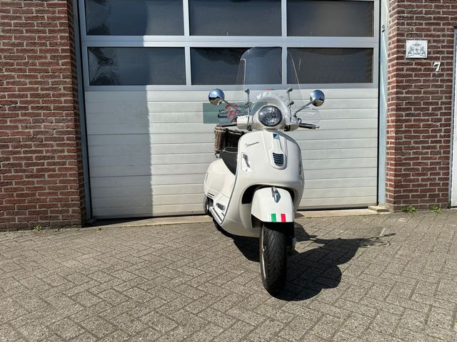 vespa - gts-300