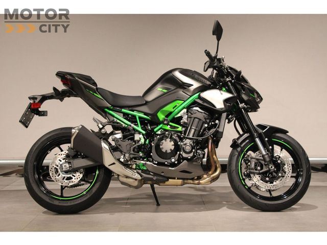 kawasaki - z900