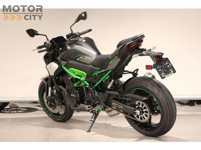 kawasaki - z900