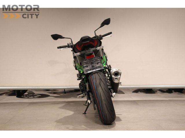 kawasaki - z900