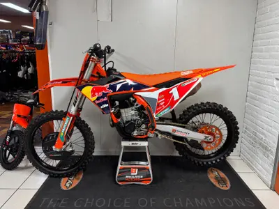 KTM 450 SX-F FACTORY EDITION – foto 3
