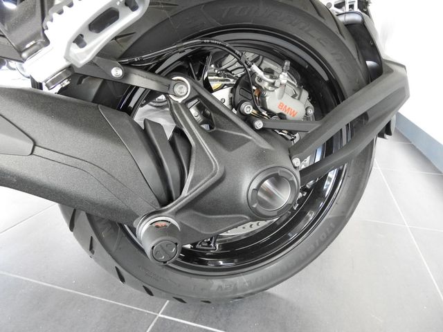 bmw - r-1300-gs