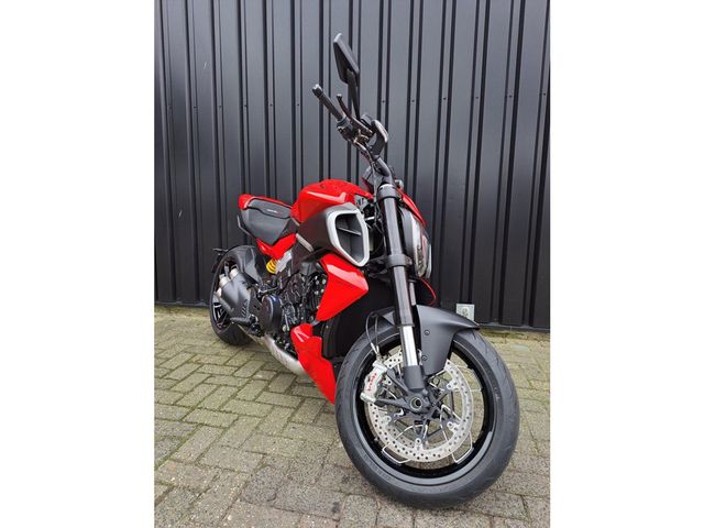 ducati - diavel-v4