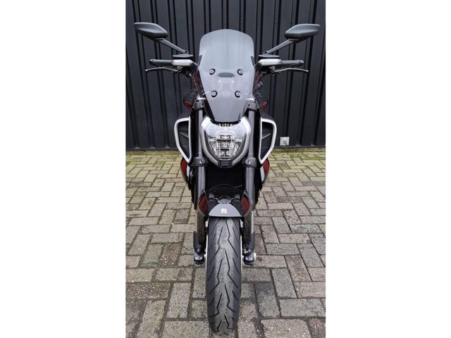 ducati - diavel-v4