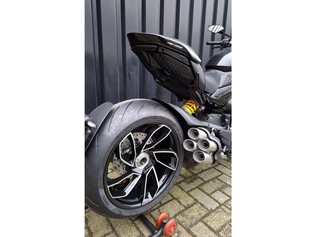 ducati - diavel-v4