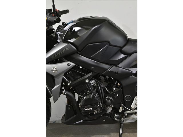suzuki - gsr-750-a-street-extreme