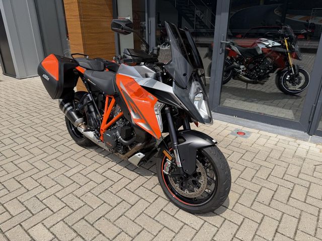 ktm - 1290-super-duke-gt