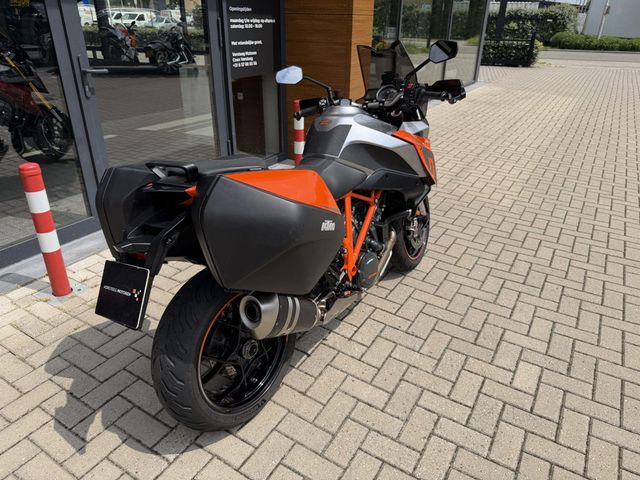 ktm - 1290-super-duke-gt