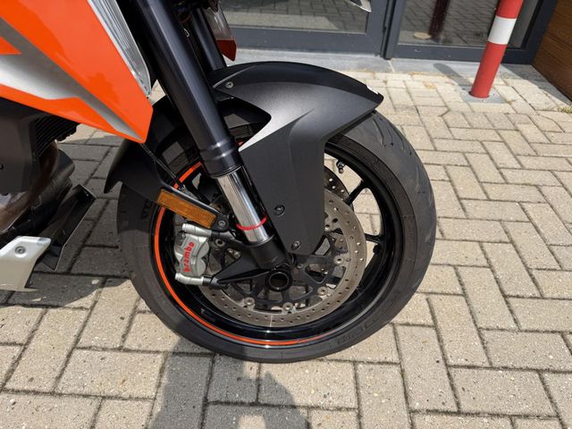 ktm - 1290-super-duke-gt