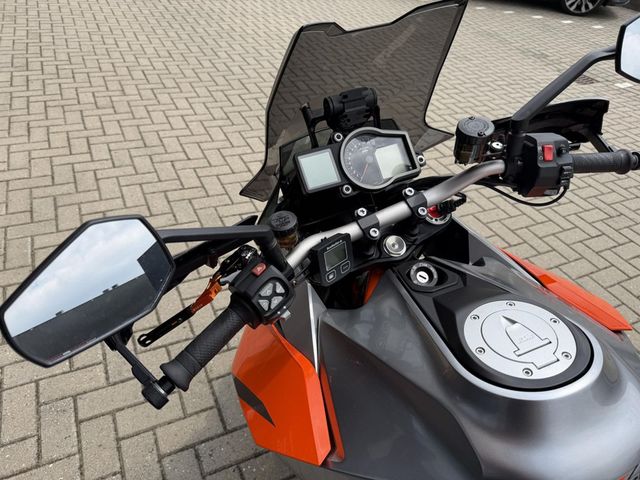 ktm - 1290-super-duke-gt