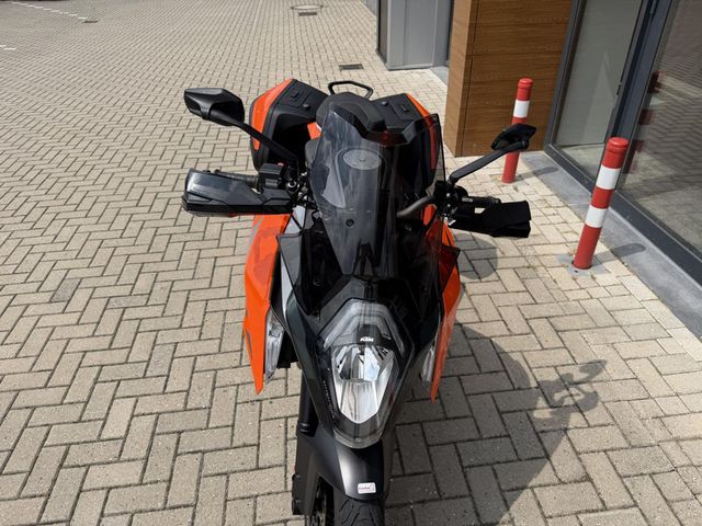 ktm - 1290-super-duke-gt