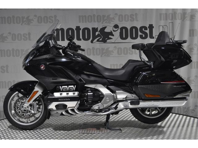 honda - gl-1800-goldwing-tour-dct
