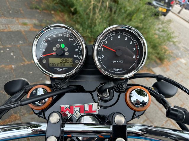 moto-guzzi - v-7-iii-special