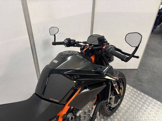 ktm - 890-duke-r
