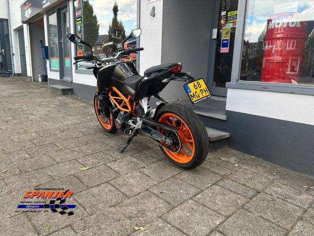 ktm - 390-duke