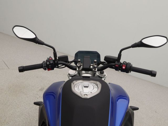 bmw - r-1300-r