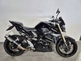 SUZUKI GSR 750