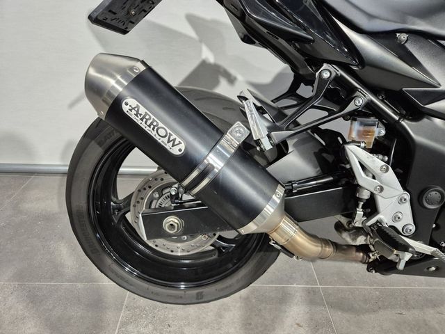 suzuki - gsr-750