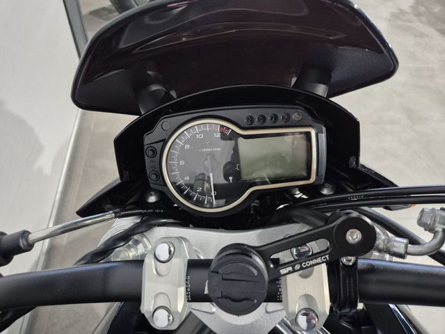 suzuki - gsr-750