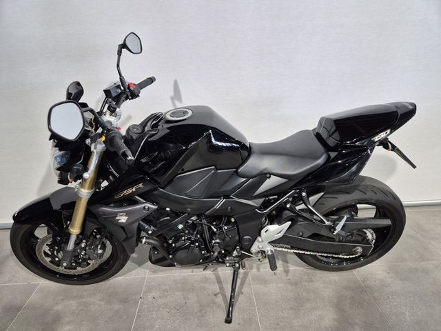 suzuki - gsr-750