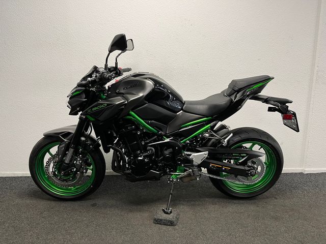kawasaki - z900