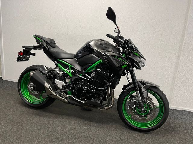 kawasaki - z900