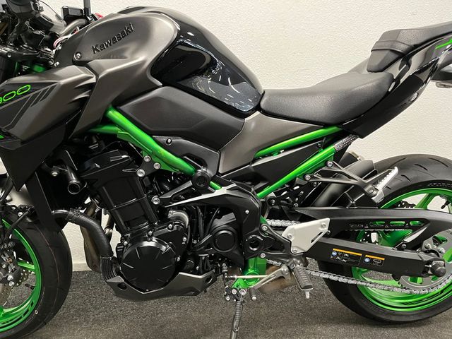 kawasaki - z900