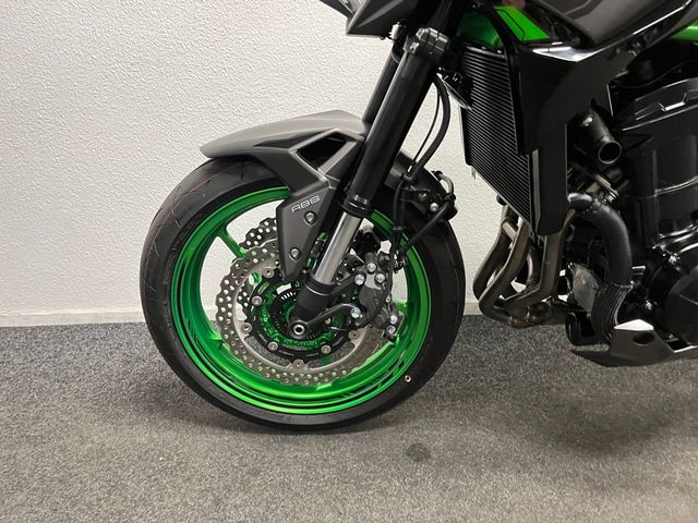 kawasaki - z900
