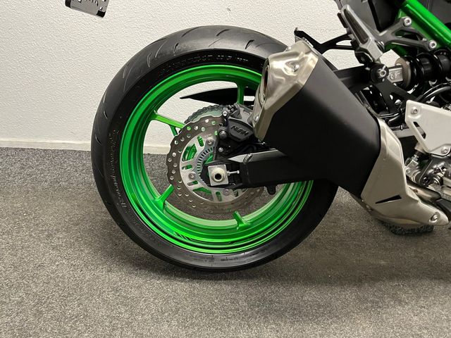 kawasaki - z900