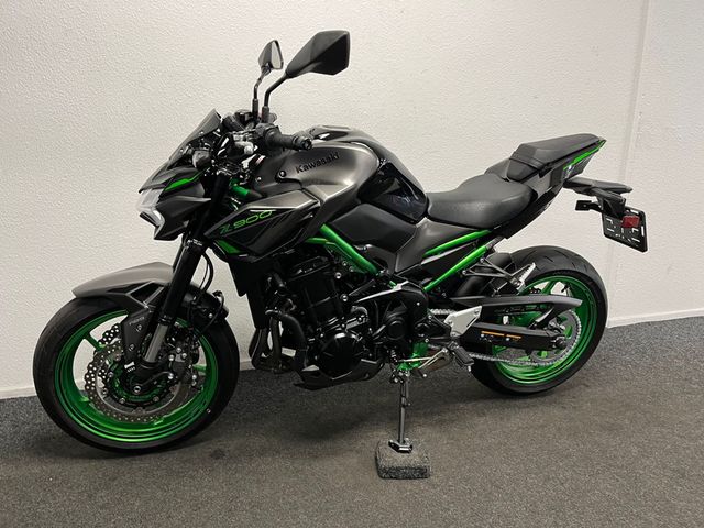 kawasaki - z900