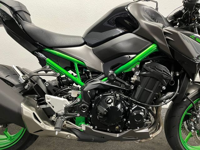 kawasaki - z900