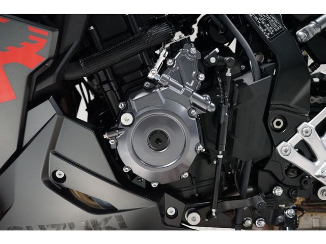suzuki - gsx-8r