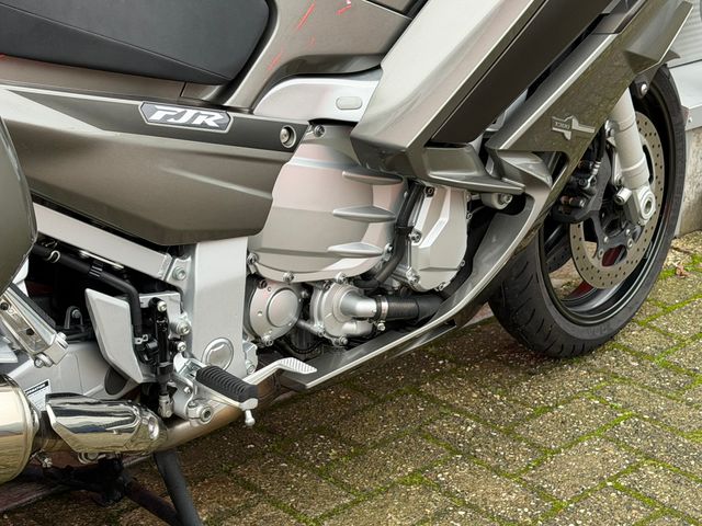 yamaha - fjr-1300