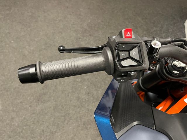 ktm - 390-duke
