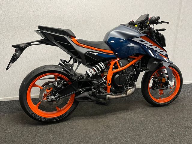 ktm - 390-duke