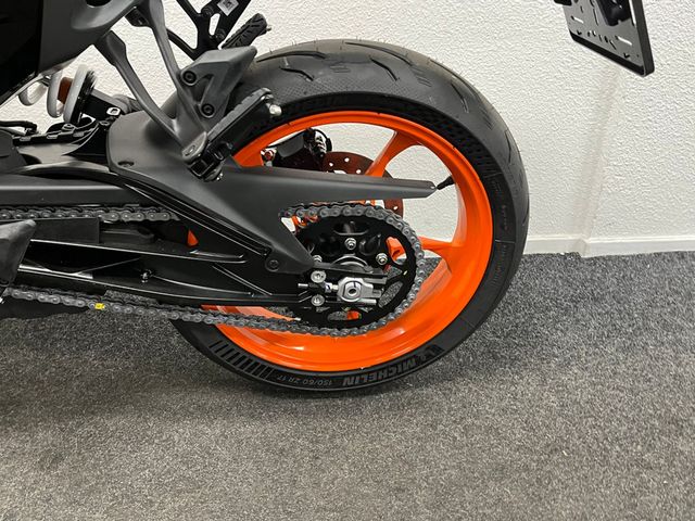 ktm - 390-duke