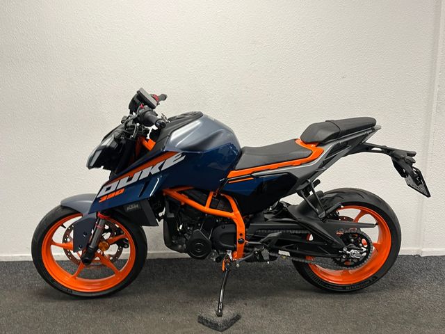 ktm - 390-duke