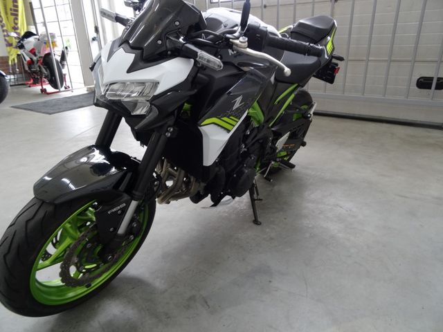 kawasaki - z900