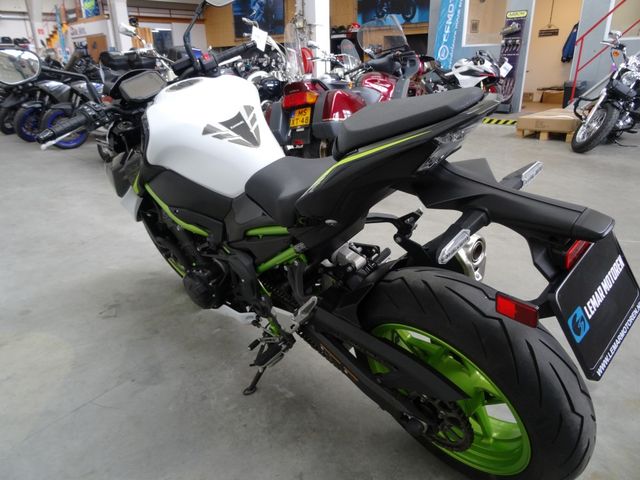 kawasaki - z900