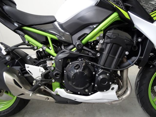 kawasaki - z900