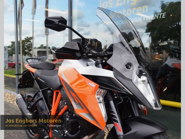 ktm - 1290-super-duke-gt