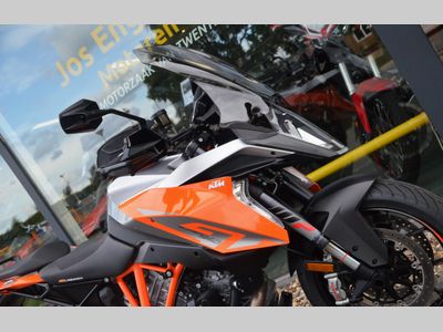 KTM 1290 SUPER DUKE GT – foto 2