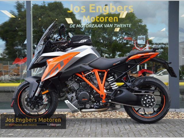 ktm - 1290-super-duke-gt