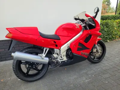 HONDA VFR 750 F – foto 3