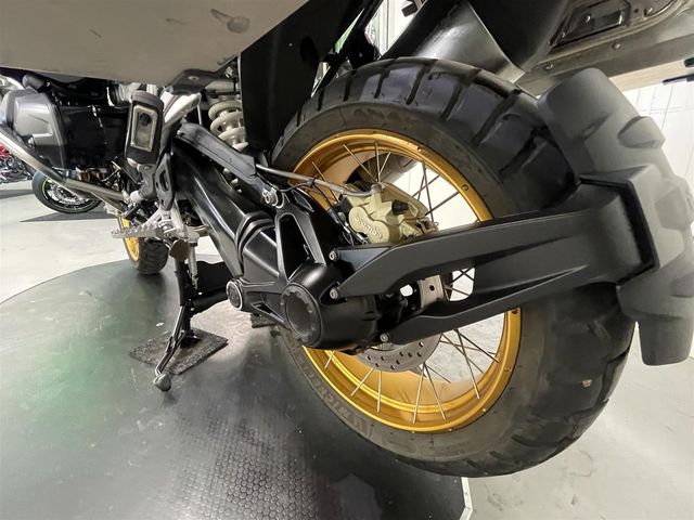 bmw - r-1250-gs-adventure